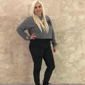 Meet your Posher, Joy